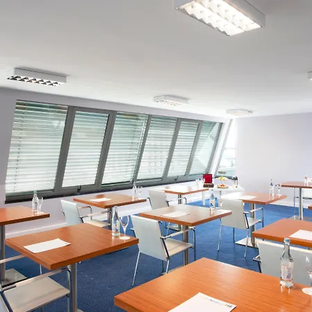 Holiday Inn Express Lisbon Airport By Ihg 